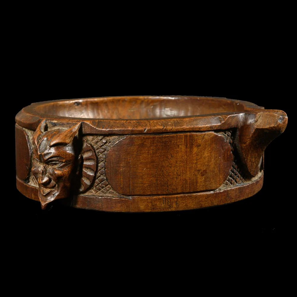 COUPE RITUELLE DÉMONIAQUE EN BOIS SCULPTÉ – FORÊT-NOIRE - Image 10