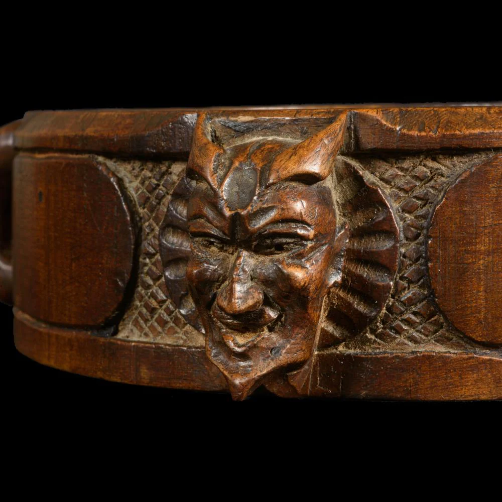 COUPE RITUELLE DÉMONIAQUE EN BOIS SCULPTÉ – FORÊT-NOIRE - Image 12