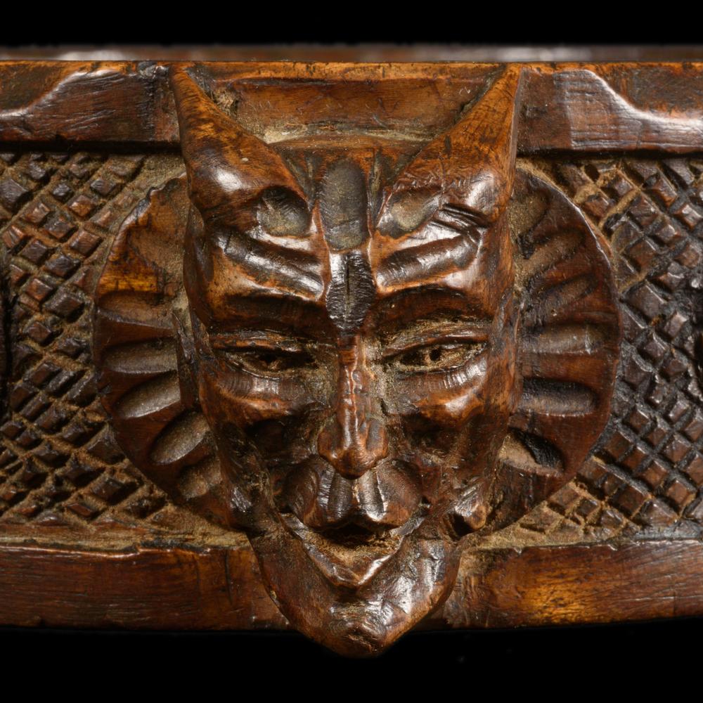 COUPE RITUELLE DÉMONIAQUE EN BOIS SCULPTÉ – FORÊT-NOIRE - Image 13