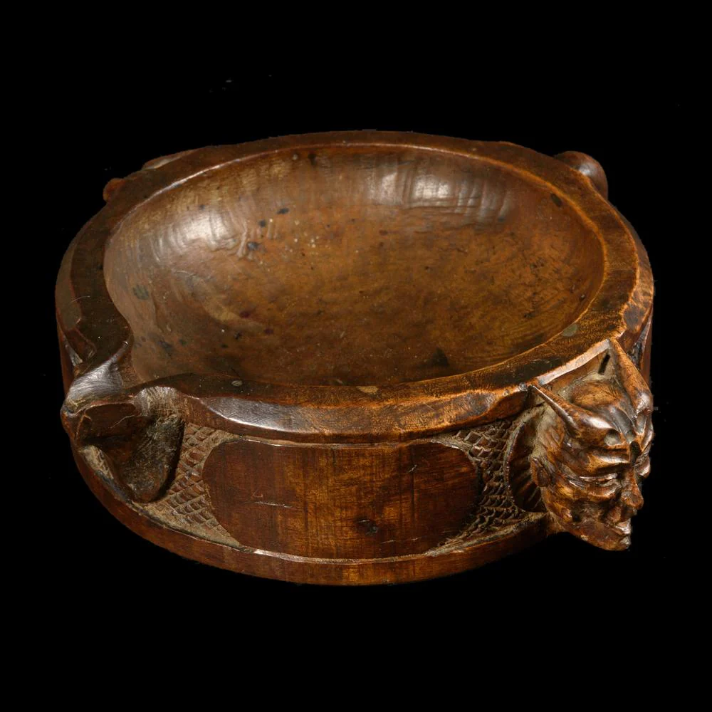 COUPE RITUELLE DÉMONIAQUE EN BOIS SCULPTÉ – FORÊT-NOIRE - Image 3