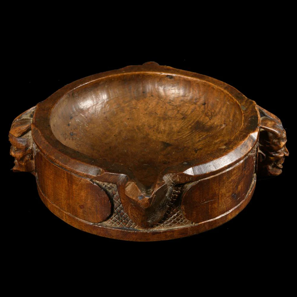COUPE RITUELLE DÉMONIAQUE EN BOIS SCULPTÉ – FORÊT-NOIRE - Image 4