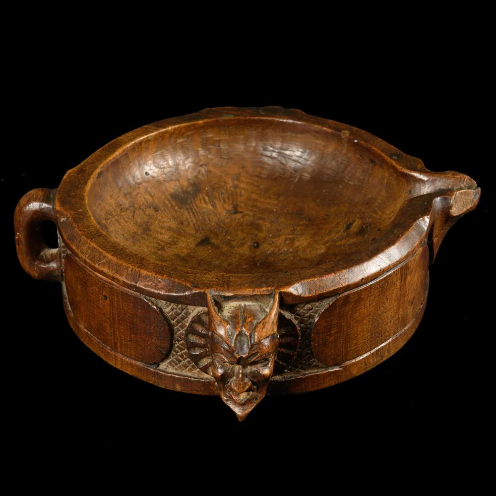 COUPE RITUELLE DÉMONIAQUE EN BOIS SCULPTÉ – FORÊT-NOIRE - Image 5