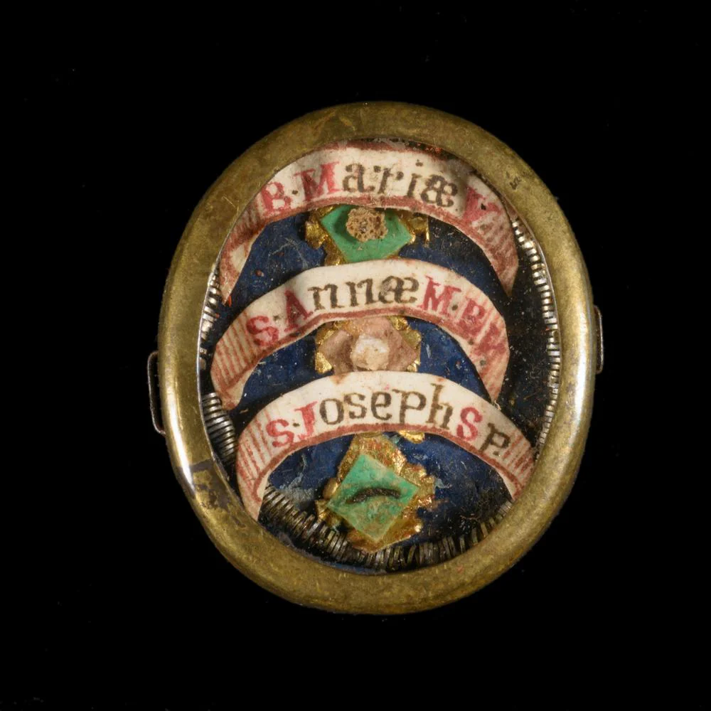 RELIQUAIRE DE LA SAINTE FAMILLE ĂTENDUE
